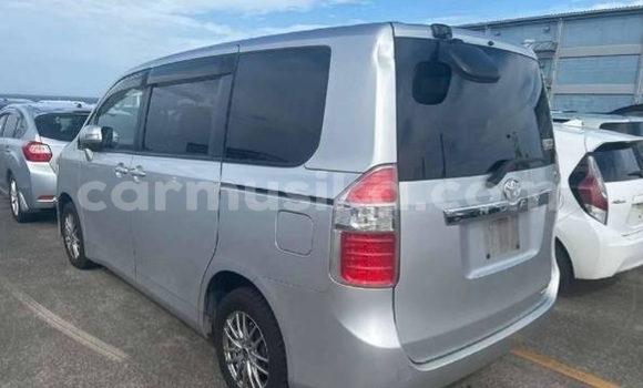Buy Used Toyota Noah Silver Car in Beitbridge in Matabeleland South Buy Used Toyota Noah Silver Car in Beitbridge in Matabeleland South