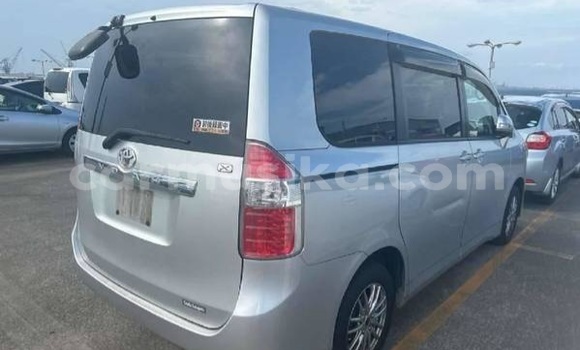 Buy Used Toyota Noah Silver Car in Beitbridge in Matabeleland South Buy Used Toyota Noah Silver Car in Beitbridge in Matabeleland South