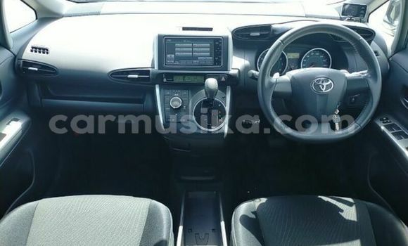 Nunua Ilio tumika Toyota Wish Fedha Gari ndani ya Beitbridge nchini Matabeleland Kusini Nunua Ilio tumika Toyota Wish Fedha Gari ndani ya Beitbridge nchini Matabeleland Kusini