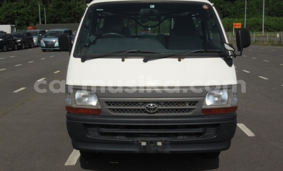 Buy Used Toyota Hiace White Car in Beitbridge in Matabeleland South Buy Used Toyota Hiace White Car in Beitbridge in Matabeleland South