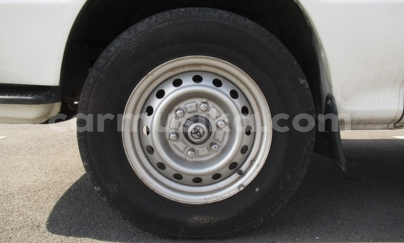 Nunua Ilio tumika Toyota Hiace Nyeupe Gari ndani ya Beitbridge nchini Matabeleland Kusini Nunua Ilio tumika Toyota Hiace Nyeupe Gari ndani ya Beitbridge nchini Matabeleland Kusini