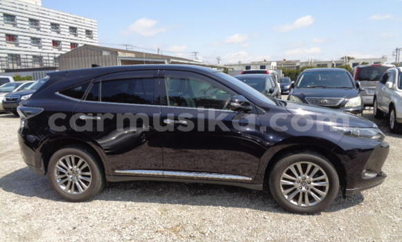 Buy Used Toyota Harrier Beige Car in Beitbridge in Matabeleland South Buy Used Toyota Harrier Beige Car in Beitbridge in Matabeleland South