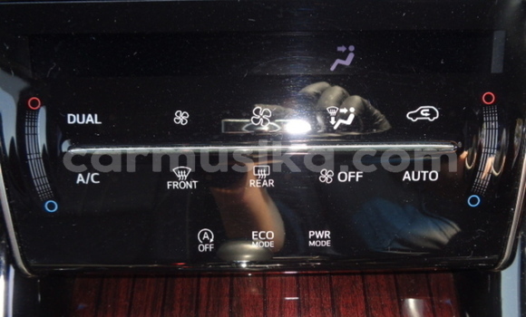 Buy Used Toyota Harrier Beige Car in Beitbridge in Matabeleland South Buy Used Toyota Harrier Beige Car in Beitbridge in Matabeleland South