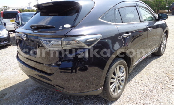 Buy Used Toyota Harrier Beige Car in Beitbridge in Matabeleland South Buy Used Toyota Harrier Beige Car in Beitbridge in Matabeleland South