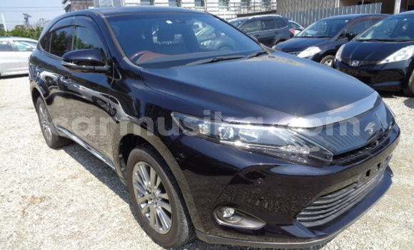 Buy Used Toyota Harrier Beige Car in Beitbridge in Matabeleland South Buy Used Toyota Harrier Beige Car in Beitbridge in Matabeleland South