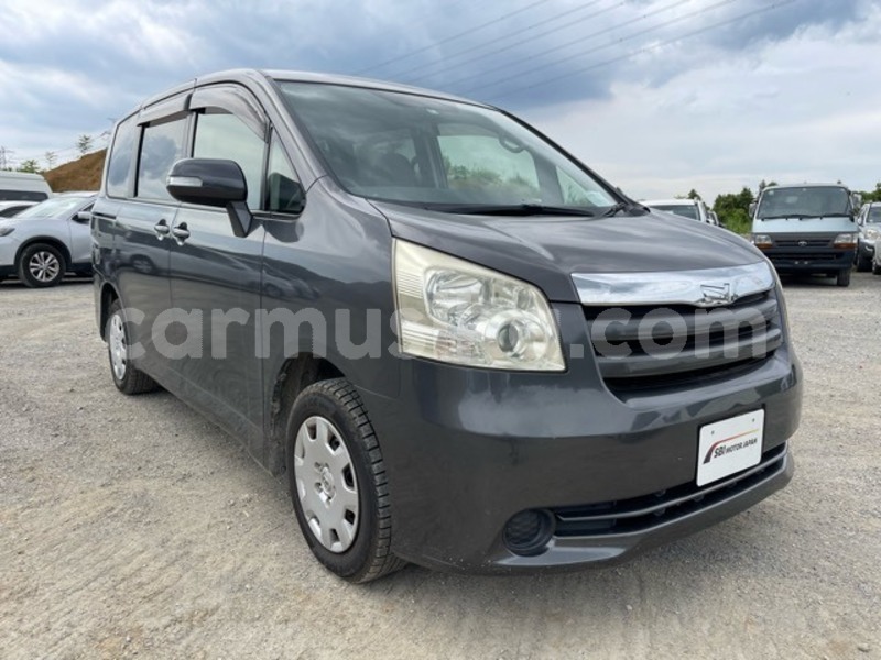 Big with watermark toyota noah matabeleland south beitbridge 33312