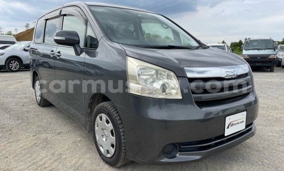 Tenga Tsaru Toyota Noah Nhema Mota in Beitbridge in Matabeleland South Tenga Tsaru Toyota Noah Nhema Mota in Beitbridge in Matabeleland South