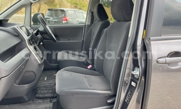 Tenga Tsaru Toyota Noah Nhema Mota in Beitbridge in Matabeleland South Tenga Tsaru Toyota Noah Nhema Mota in Beitbridge in Matabeleland South