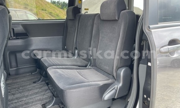 Tenga Tsaru Toyota Noah Nhema Mota in Beitbridge in Matabeleland South Tenga Tsaru Toyota Noah Nhema Mota in Beitbridge in Matabeleland South