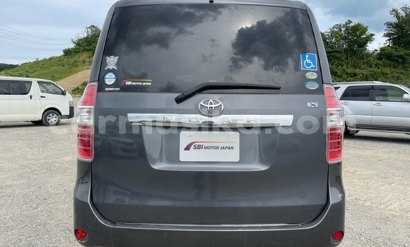 Tenga Tsaru Toyota Noah Nhema Mota in Beitbridge in Matabeleland South Tenga Tsaru Toyota Noah Nhema Mota in Beitbridge in Matabeleland South