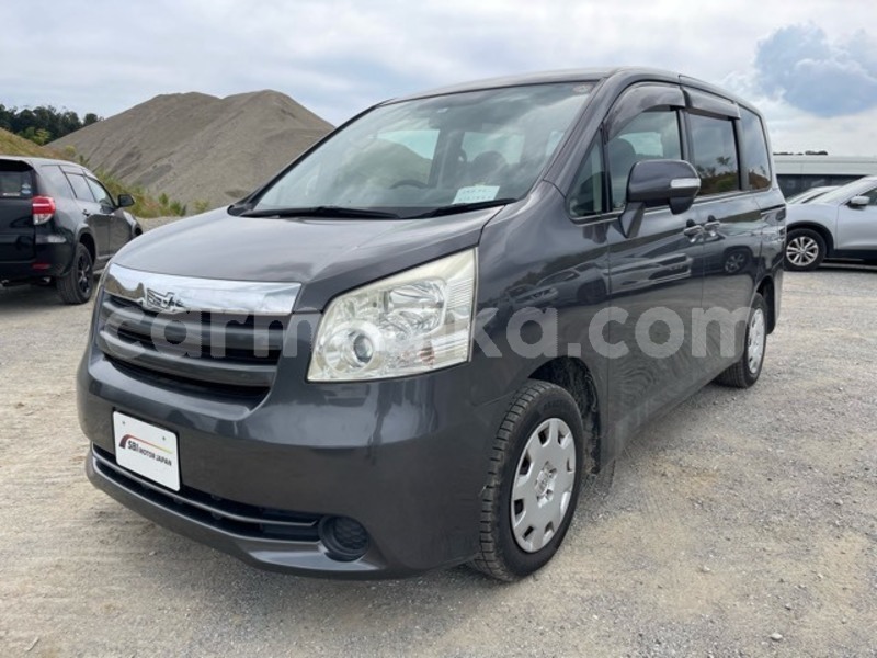 Big with watermark toyota noah matabeleland south beitbridge 33312