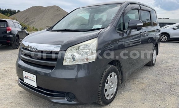 Tenga Tsaru Toyota Noah Nhema Mota in Beitbridge in Matabeleland South Tenga Tsaru Toyota Noah Nhema Mota in Beitbridge in Matabeleland South