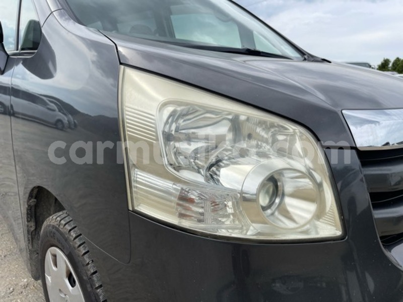 Big with watermark toyota noah matabeleland south beitbridge 33312