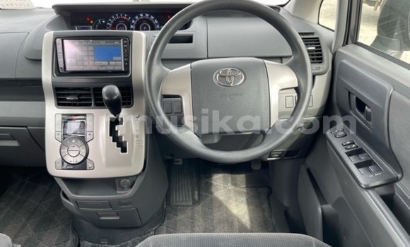 Tenga Tsaru Toyota Noah Nhema Mota in Beitbridge in Matabeleland South Tenga Tsaru Toyota Noah Nhema Mota in Beitbridge in Matabeleland South