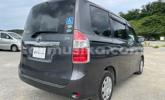 Tenga Tsaru Toyota Noah Nhema Mota in Beitbridge in Matabeleland South Tenga Tsaru Toyota Noah Nhema Mota in Beitbridge in Matabeleland South