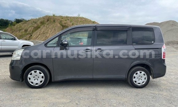 Tenga Tsaru Toyota Noah Nhema Mota in Beitbridge in Matabeleland South Tenga Tsaru Toyota Noah Nhema Mota in Beitbridge in Matabeleland South