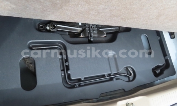 Acheter Occasion Voiture Toyota Corolla Spacio Blanc à Beitbridge, Matabeleland South Acheter Occasion Voiture Toyota Corolla Spacio Blanc à Beitbridge, Matabeleland South