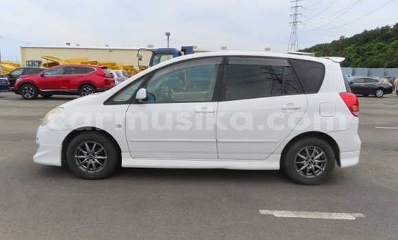 Acheter Occasion Voiture Toyota Corolla Spacio Blanc à Beitbridge, Matabeleland South Acheter Occasion Voiture Toyota Corolla Spacio Blanc à Beitbridge, Matabeleland South