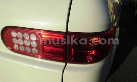 Acheter Occasion Voiture Nissan Lafesta Blanc à Beitbridge, Matabeleland South Acheter Occasion Voiture Nissan Lafesta Blanc à Beitbridge, Matabeleland South