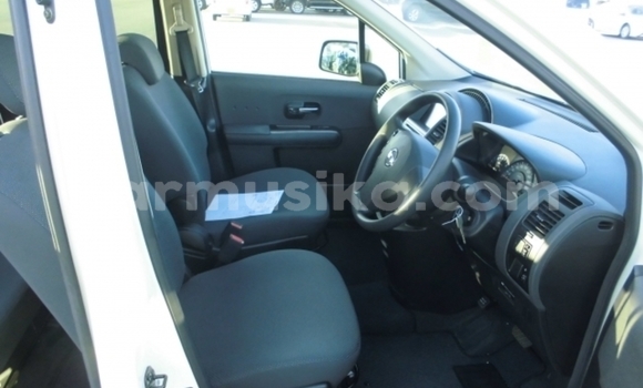 Acheter Occasion Voiture Nissan Lafesta Blanc à Beitbridge, Matabeleland South Acheter Occasion Voiture Nissan Lafesta Blanc à Beitbridge, Matabeleland South