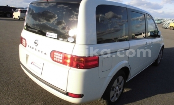 Acheter Occasion Voiture Nissan Lafesta Blanc à Beitbridge, Matabeleland South Acheter Occasion Voiture Nissan Lafesta Blanc à Beitbridge, Matabeleland South
