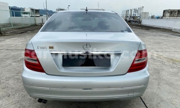 Nunua Ilio tumika Mercedes‒Benz C–Class Fedha Gari ndani ya Beitbridge nchini Matabeleland Kusini Nunua Ilio tumika Mercedes‒Benz C–Class Fedha Gari ndani ya Beitbridge nchini Matabeleland Kusini