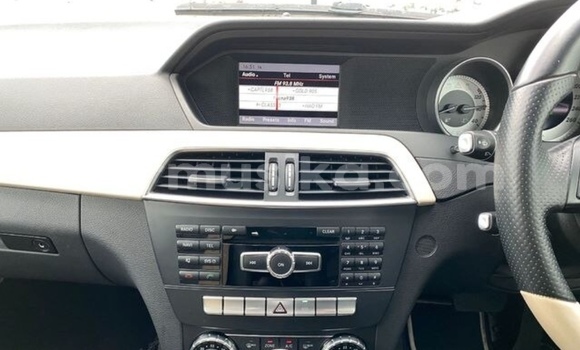 Nunua Ilio tumika Mercedes‒Benz C–Class Fedha Gari ndani ya Beitbridge nchini Matabeleland Kusini Nunua Ilio tumika Mercedes‒Benz C–Class Fedha Gari ndani ya Beitbridge nchini Matabeleland Kusini