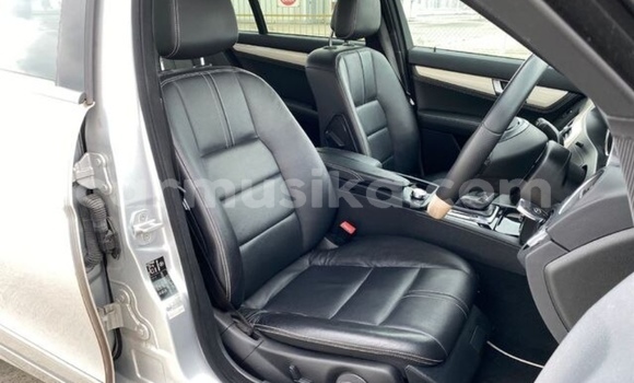 Nunua Ilio tumika Mercedes‒Benz C–Class Fedha Gari ndani ya Beitbridge nchini Matabeleland Kusini Nunua Ilio tumika Mercedes‒Benz C–Class Fedha Gari ndani ya Beitbridge nchini Matabeleland Kusini