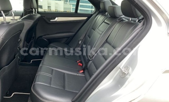 Nunua Ilio tumika Mercedes‒Benz C–Class Fedha Gari ndani ya Beitbridge nchini Matabeleland Kusini Nunua Ilio tumika Mercedes‒Benz C–Class Fedha Gari ndani ya Beitbridge nchini Matabeleland Kusini