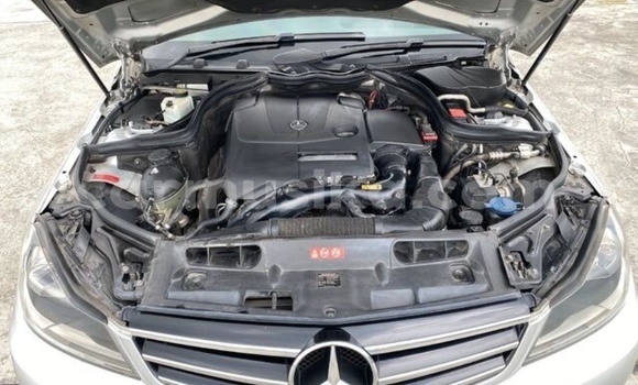 Nunua Ilio tumika Mercedes‒Benz C–Class Fedha Gari ndani ya Beitbridge nchini Matabeleland Kusini Nunua Ilio tumika Mercedes‒Benz C–Class Fedha Gari ndani ya Beitbridge nchini Matabeleland Kusini