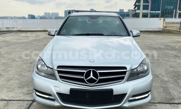 Nunua Ilio tumika Mercedes‒Benz C–Class Fedha Gari ndani ya Beitbridge nchini Matabeleland Kusini Nunua Ilio tumika Mercedes‒Benz C–Class Fedha Gari ndani ya Beitbridge nchini Matabeleland Kusini