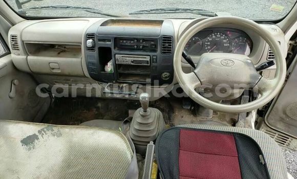 Nunua Ilio tumika Toyota Dyna Nyeupe Lori ndani ya Beitbridge nchini Matabeleland Kusini Nunua Ilio tumika Toyota Dyna Nyeupe Lori ndani ya Beitbridge nchini Matabeleland Kusini