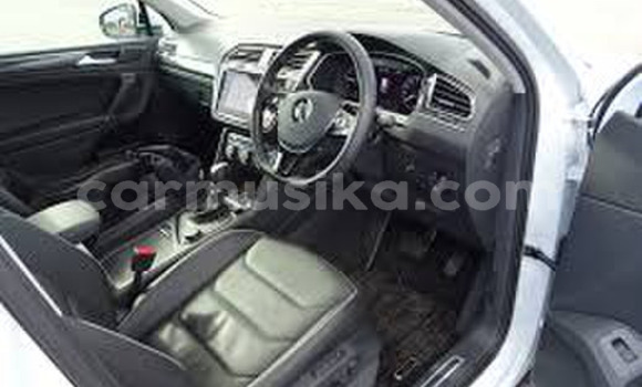 Acheter Occasion Voiture Volkswagen Tiguan Bleu à Beitbridge, Matabeleland South Acheter Occasion Voiture Volkswagen Tiguan Bleu à Beitbridge, Matabeleland South