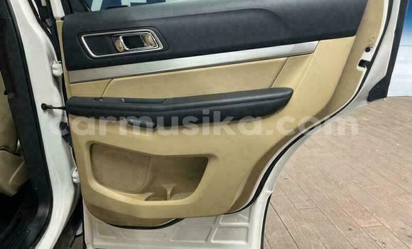 Acheter Occasion Voiture Ford Explorer Blanc à Beitbridge, Matabeleland South Acheter Occasion Voiture Ford Explorer Blanc à Beitbridge, Matabeleland South