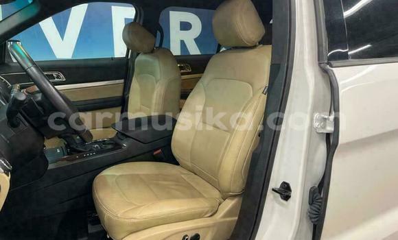Acheter Occasion Voiture Ford Explorer Blanc à Beitbridge, Matabeleland South Acheter Occasion Voiture Ford Explorer Blanc à Beitbridge, Matabeleland South