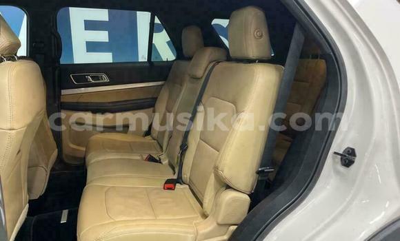 Acheter Occasion Voiture Ford Explorer Blanc à Beitbridge, Matabeleland South Acheter Occasion Voiture Ford Explorer Blanc à Beitbridge, Matabeleland South