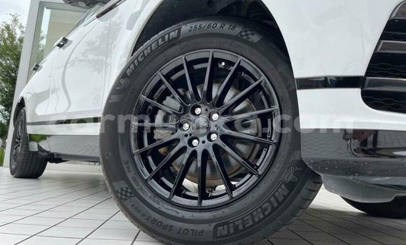 Acheter Occasion Voiture Land Rover Range Rover Velar Blanc à Beitbridge, Matabeleland South Acheter Occasion Voiture Land Rover Range Rover Velar Blanc à Beitbridge, Matabeleland South