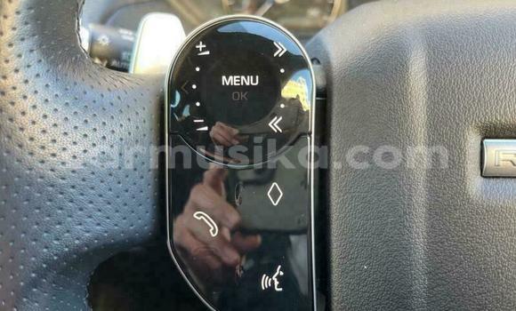Acheter Occasion Voiture Land Rover Range Rover Velar Blanc à Beitbridge, Matabeleland South Acheter Occasion Voiture Land Rover Range Rover Velar Blanc à Beitbridge, Matabeleland South