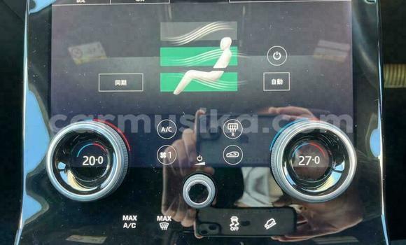 Acheter Occasion Voiture Land Rover Range Rover Velar Blanc à Beitbridge, Matabeleland South Acheter Occasion Voiture Land Rover Range Rover Velar Blanc à Beitbridge, Matabeleland South