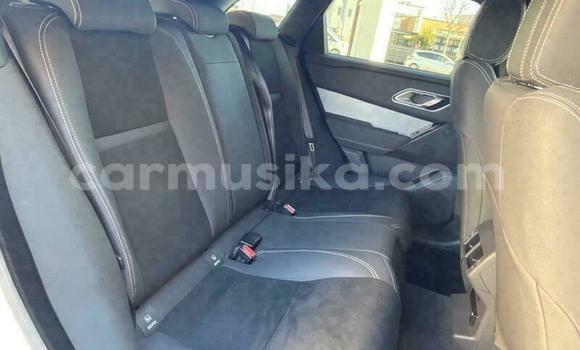 Acheter Occasion Voiture Land Rover Range Rover Velar Blanc à Beitbridge, Matabeleland South Acheter Occasion Voiture Land Rover Range Rover Velar Blanc à Beitbridge, Matabeleland South