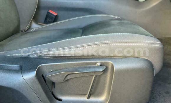 Acheter Occasion Voiture Land Rover Range Rover Velar Blanc à Beitbridge, Matabeleland South Acheter Occasion Voiture Land Rover Range Rover Velar Blanc à Beitbridge, Matabeleland South