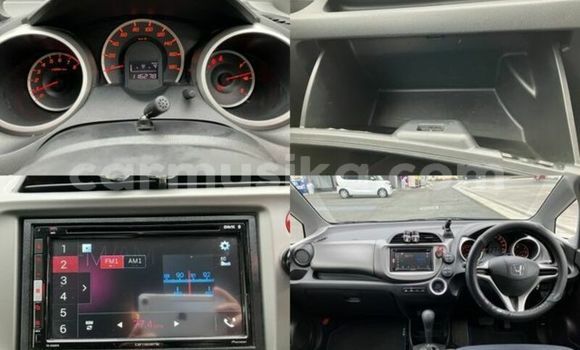 Acheter Occasion Voiture Honda Fit Bleu à Beitbridge, Matabeleland South Acheter Occasion Voiture Honda Fit Bleu à Beitbridge, Matabeleland South