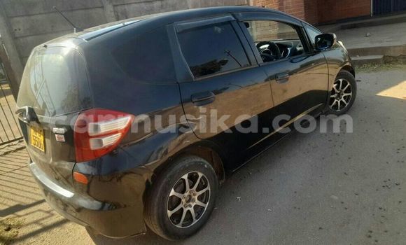 Nunua Ilio tumika Honda Fit Bluu Gari ndani ya Harare nchini Harare Nunua Ilio tumika Honda Fit Bluu Gari ndani ya Harare nchini Harare