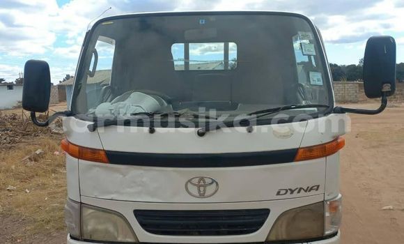 Nunua Ilio tumika Toyota Dyna Nyeupe Gari ndani ya Harare nchini Harare Nunua Ilio tumika Toyota Dyna Nyeupe Gari ndani ya Harare nchini Harare
