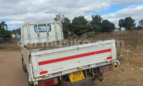 Nunua Ilio tumika Toyota Dyna Nyeupe Gari ndani ya Harare nchini Harare Nunua Ilio tumika Toyota Dyna Nyeupe Gari ndani ya Harare nchini Harare