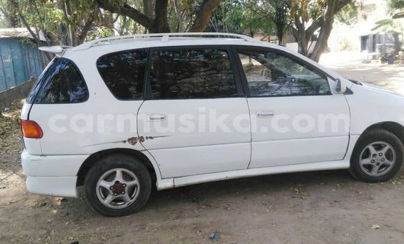 Nunua Ilio tumika Toyota Ipsum Nyeupe Gari ndani ya Harare nchini Harare Nunua Ilio tumika Toyota Ipsum Nyeupe Gari ndani ya Harare nchini Harare