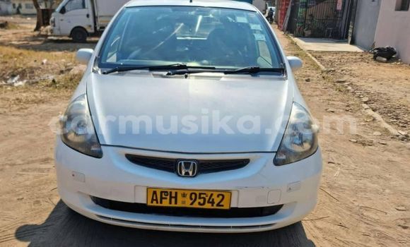 Tenga Tsaru Honda Fit Chena Mota in Harare in Harare