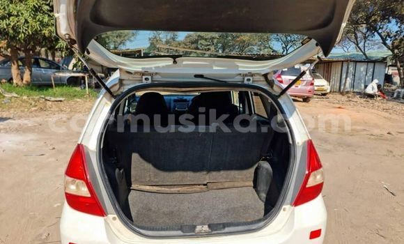 Nunua Ilio tumika Honda Fit Nyeupe Gari ndani ya Harare nchini Harare Nunua Ilio tumika Honda Fit Nyeupe Gari ndani ya Harare nchini Harare