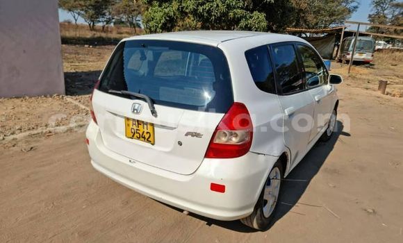Nunua Ilio tumika Honda Fit Nyeupe Gari ndani ya Harare nchini Harare Nunua Ilio tumika Honda Fit Nyeupe Gari ndani ya Harare nchini Harare