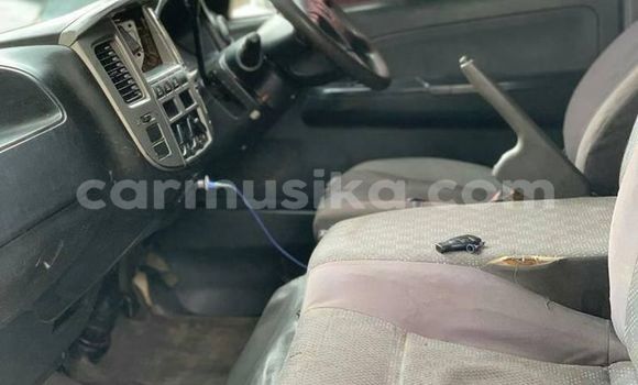 Nunua Ilio tumika Nissan Caravan Nyeupe Gari ndani ya Harare nchini Harare Nunua Ilio tumika Nissan Caravan Nyeupe Gari ndani ya Harare nchini Harare